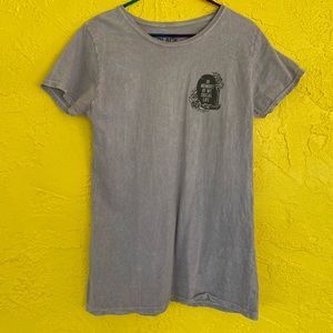 Gray graphic tee